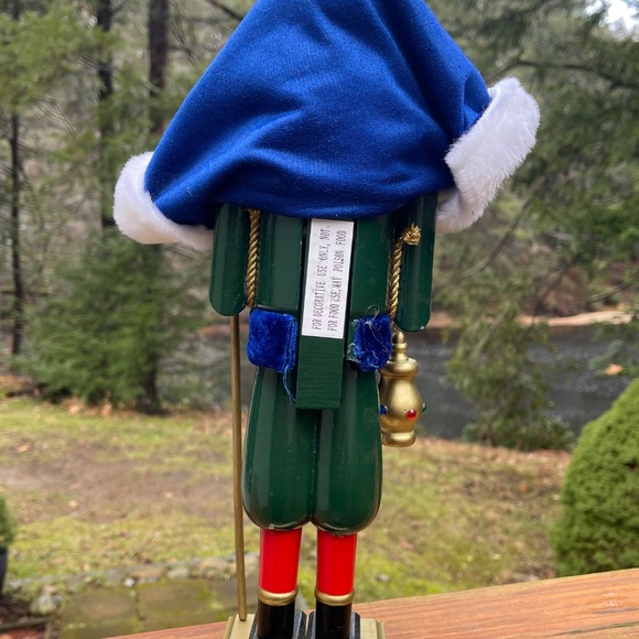 Wooden Nutcracker King 15" Blue Robe - Picture 3 of 13